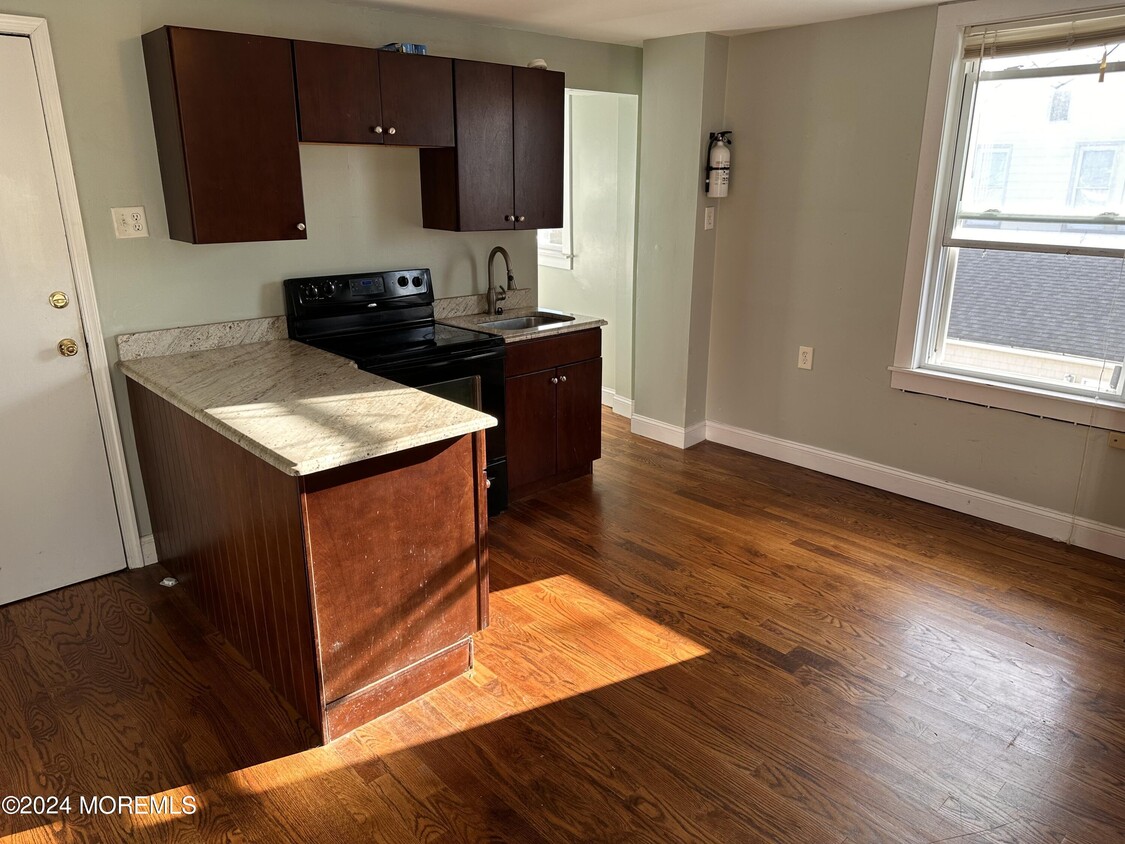 201 1st Ave Unit 5, Belmar, NJ 07719 Apartment for Rent in Belmar, NJ