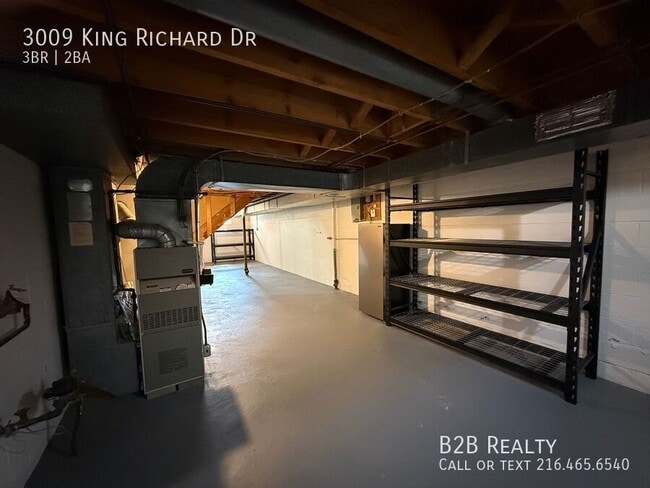 Building Photo - 3009 King Richard Dr