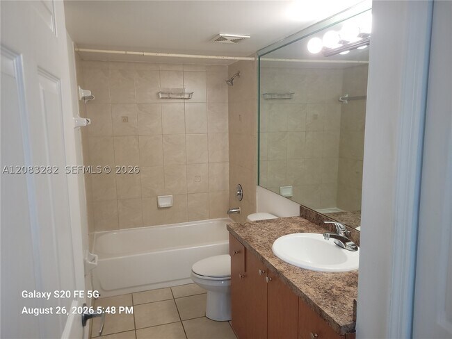 Foto del edificio - 1690 SW 27th Ave