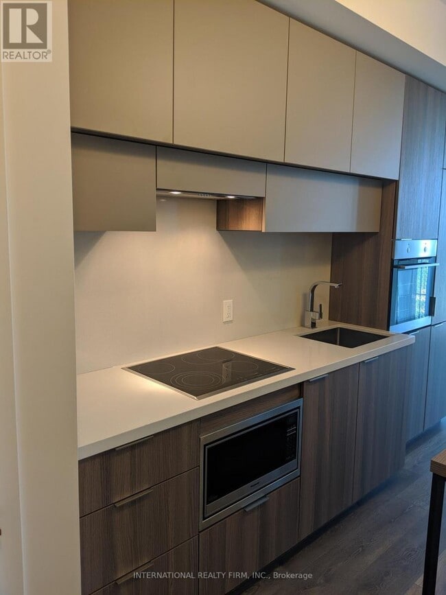 Photo du bâtiment - 5404-5408 EGLINTON Ave