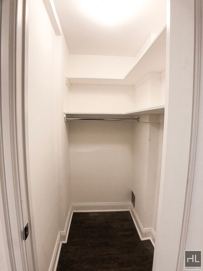 Foto del edificio - EAST 38 STREET