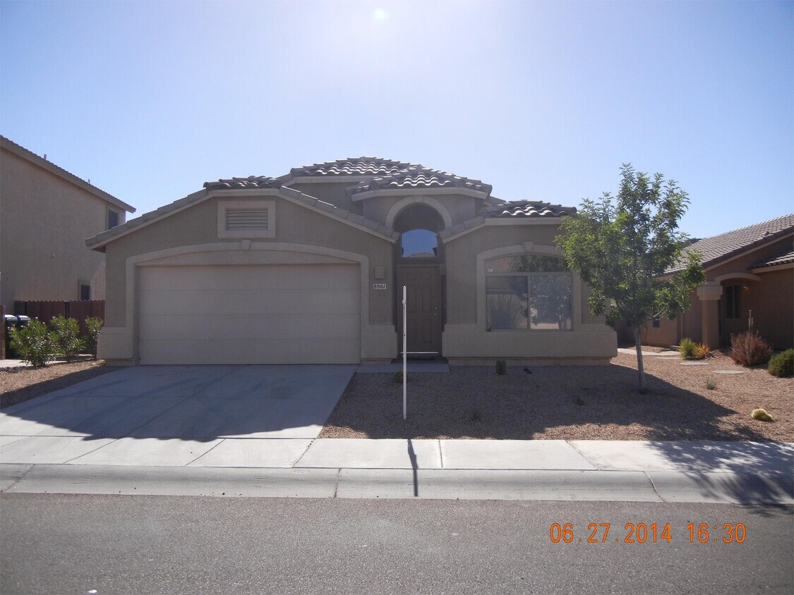 Primary Photo - 8901 N Misty Brook Dr