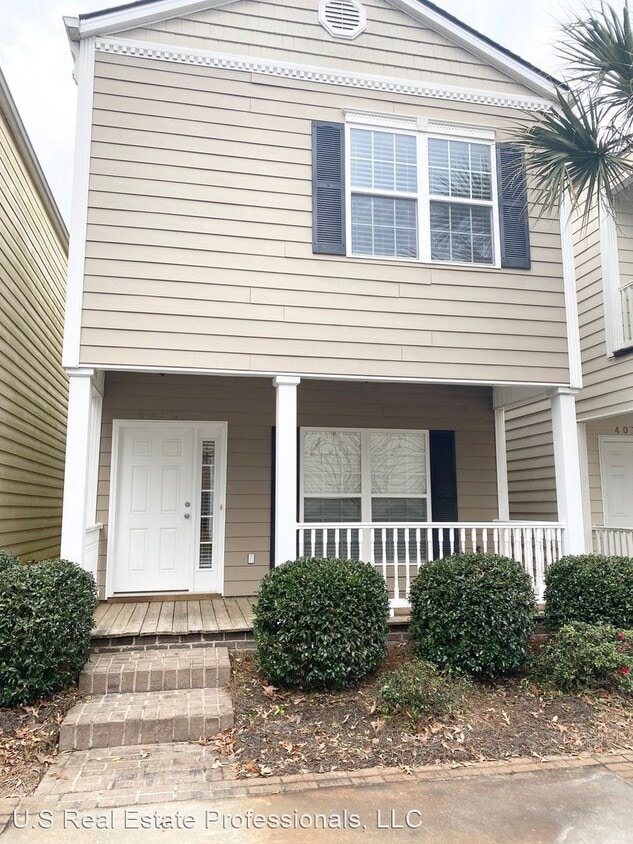 3 br, 2.5 bath House 407C Bradwell Street House Rental in