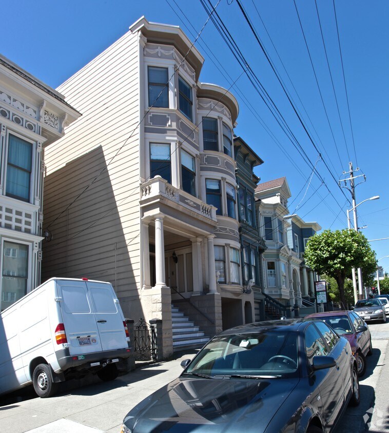 Building Photo - 3075 California St