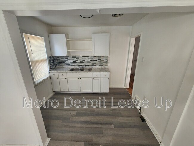 Foto del edificio - 20110 Northlawn St