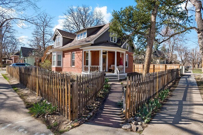 Building Photo - 1843 Grove St