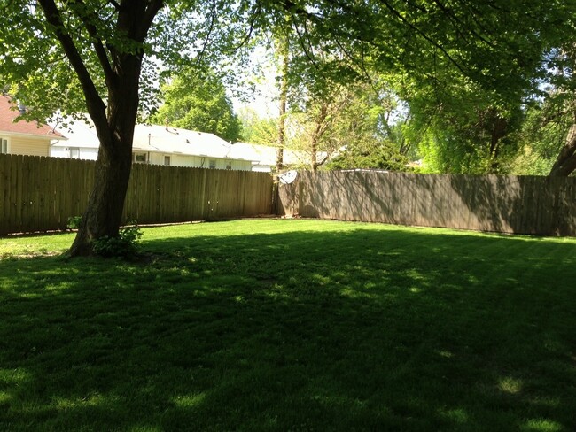 Foto del edificio - 3 Bedroom w/Fenced Yard