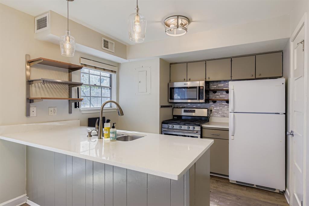 Foto principal - 7801 Shoal Creek Blvd