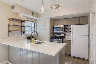 Building Photo - 7801 Shoal Creek Blvd