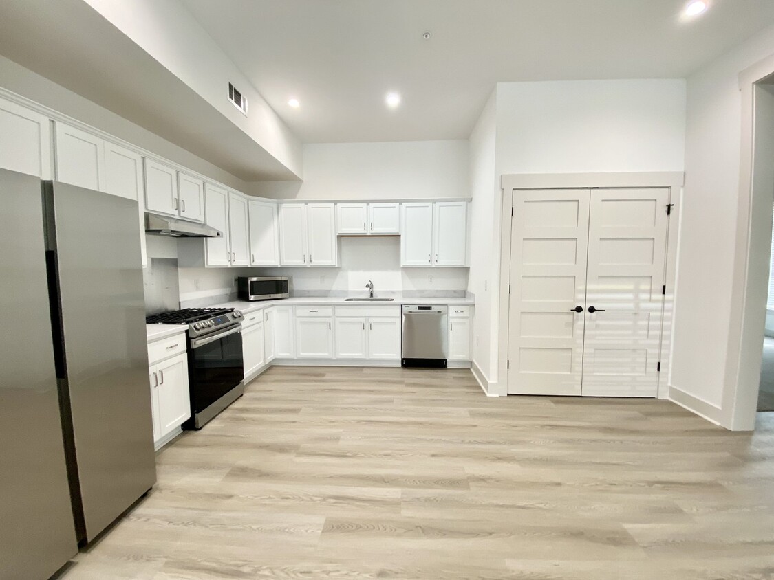 Primary Photo - First Floor Old Town Bluffton Apartment!