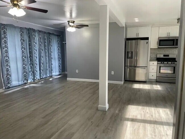 Foto del edificio - Beautifully Updated 2 Bedroom 1 Bathroom Home - Move-In Ready!