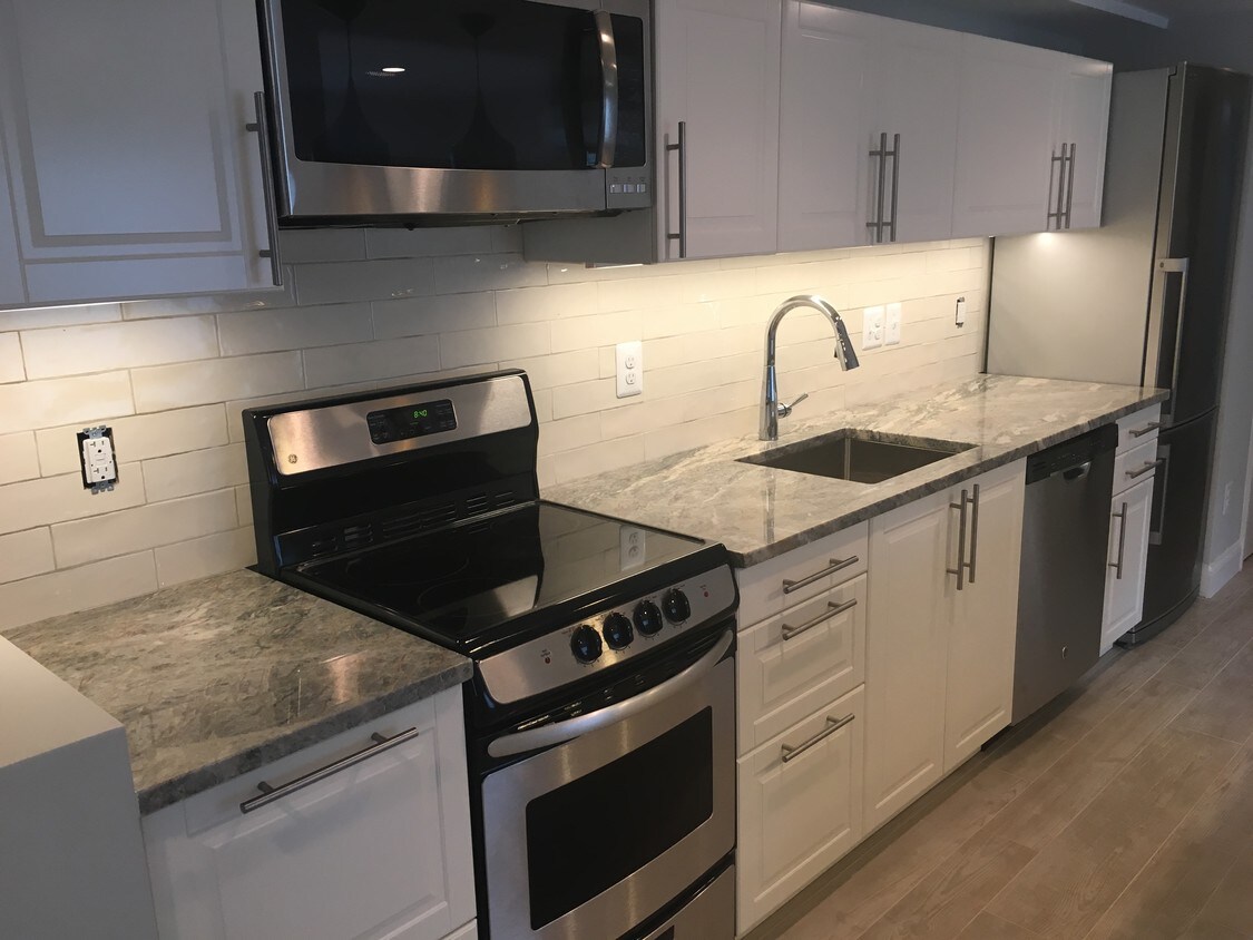 Primary Photo - 138 V St NW