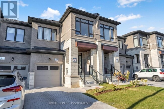 Building Photo - 30 Mountainside Cres
