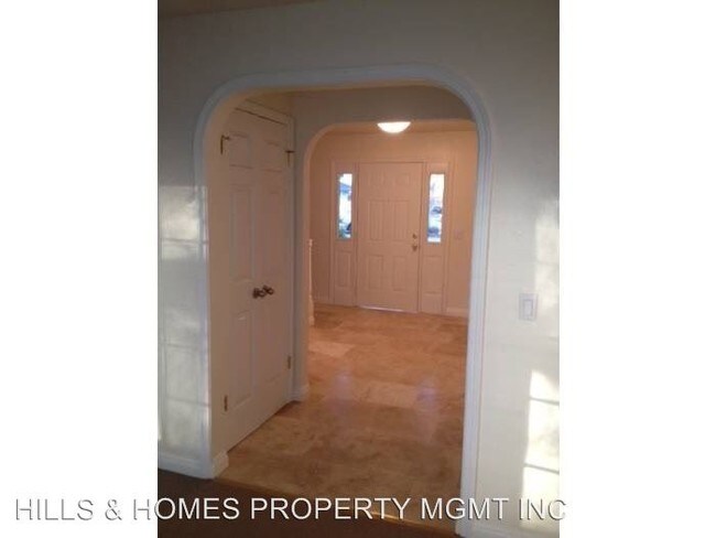 Building Photo - 4 br, 3 bath House - 2322 SO. HAMPTON CIR