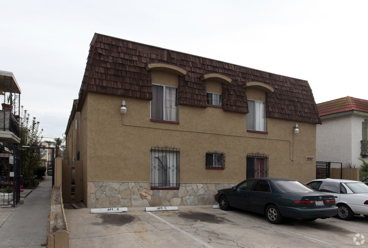 Foto del edificio - 4067 42nd St