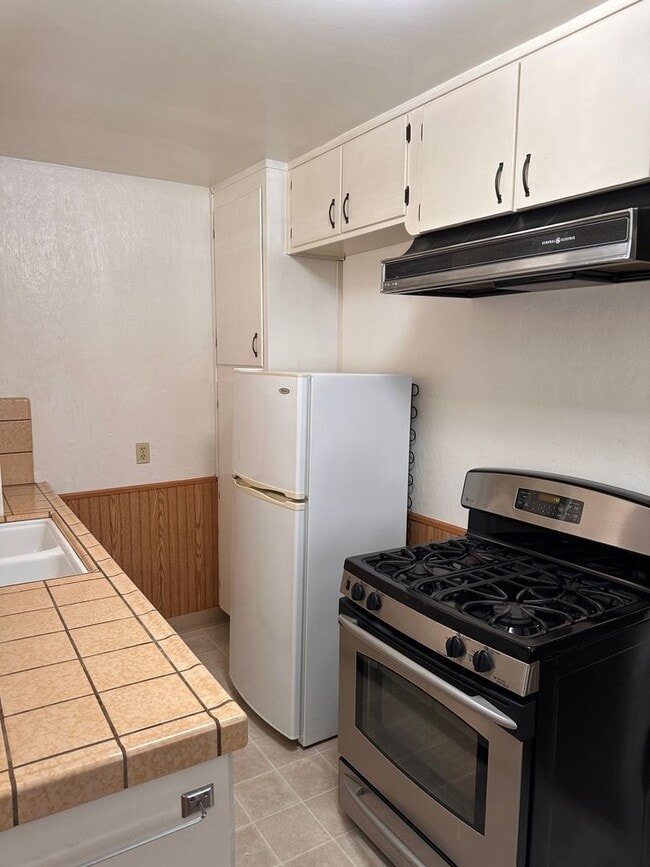 Building Photo - East Sacramento 1 Bed House on Large Lot