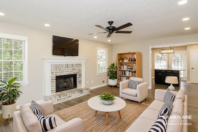 Building Photo - 12 Sherwood Forest Dr