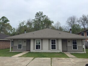 Building Photo - 14737 Central Woods Ave