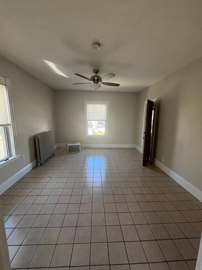 Foto del edificio - 16 Pleasant St