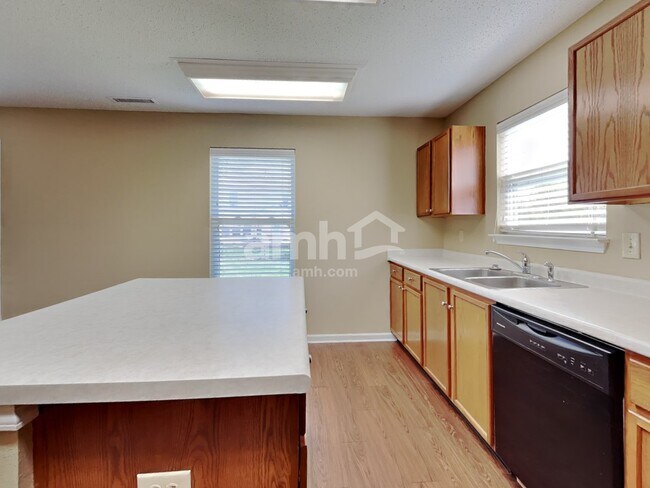 Foto del edificio - 9104 Cherry Grove Ct