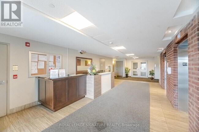 Photo du bâtiment - 7325 Markham Rd