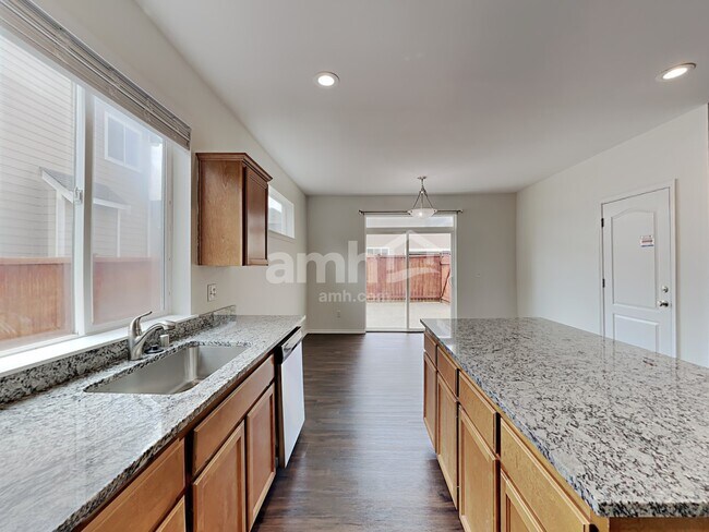 Building Photo - 304 Phoenix Ave SW