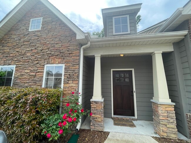 Building Photo - 3947 River Pointe Ln