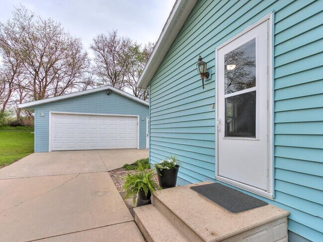 Driveway - 5445 Frost Dr