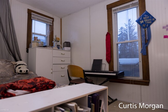 Building Photo - 5 br, 1.5 bath House - 1050 Bridge St NW