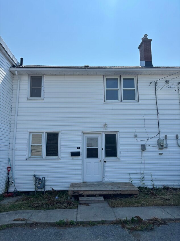 Photo principale - Very large 2 bedroom townhome in Picton