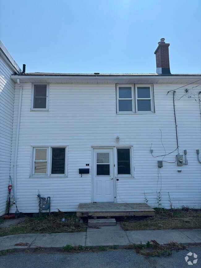 Building Photo - 2 Caen Ct