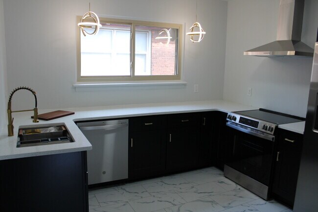 Foto del edificio - 2504 W Euclid St