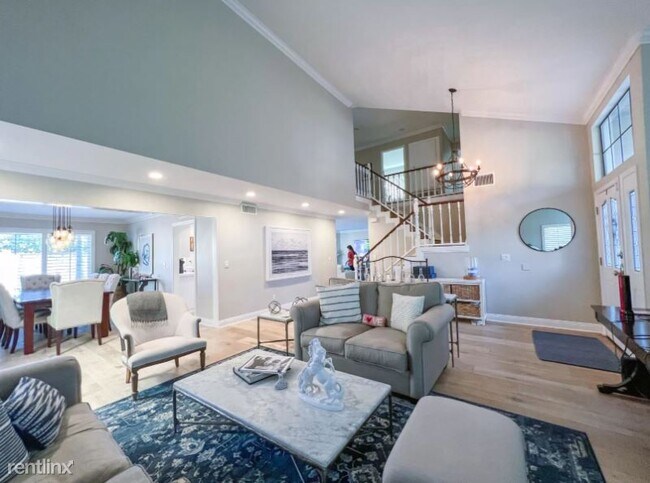 Building Photo - 4 br, 3.5 bath House - 5442 Alfonso Dr
