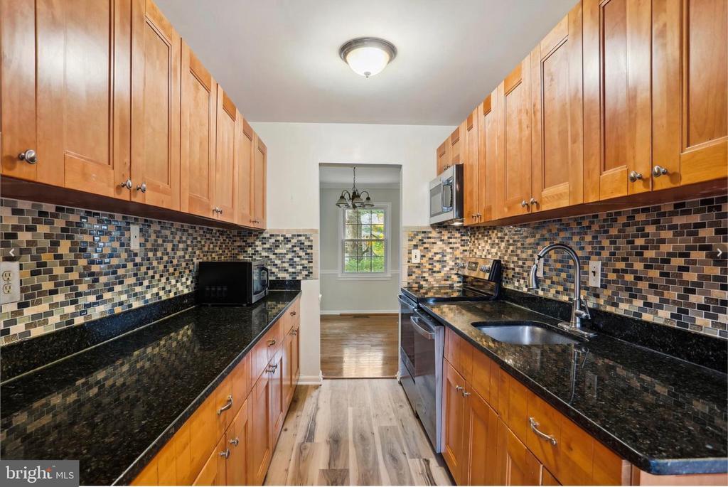 18 Fenceline Dr, Gaithersburg, MD 20878 Townhome Rentals in