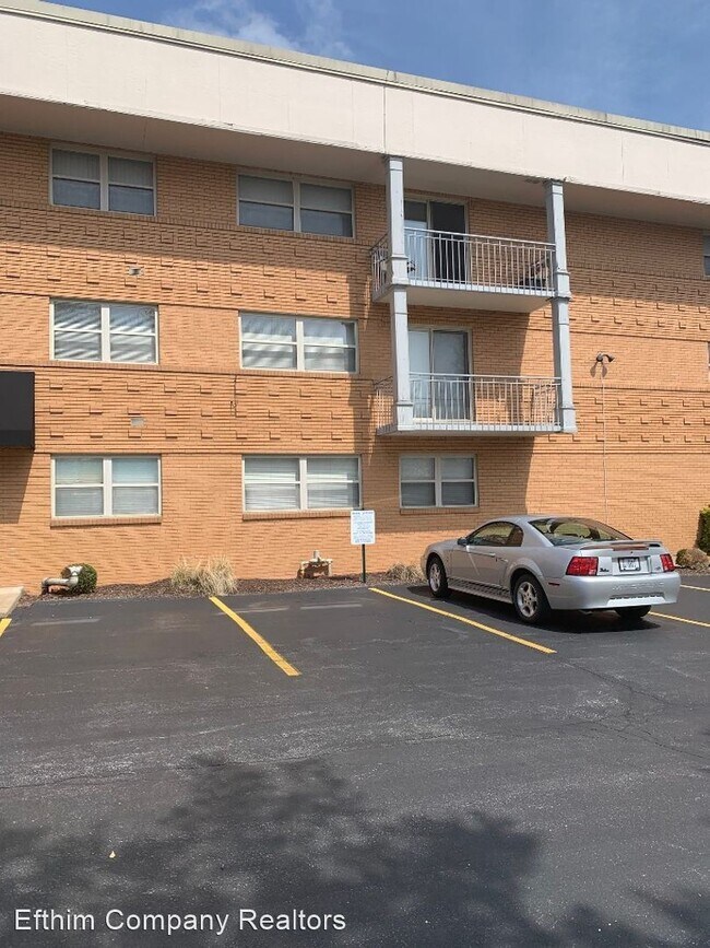 Building Photo - 1 br, 1 bath House - 8631 Old Bonhomme Rd....