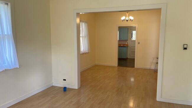 Foto del edificio - 1120 Giles Ave NW