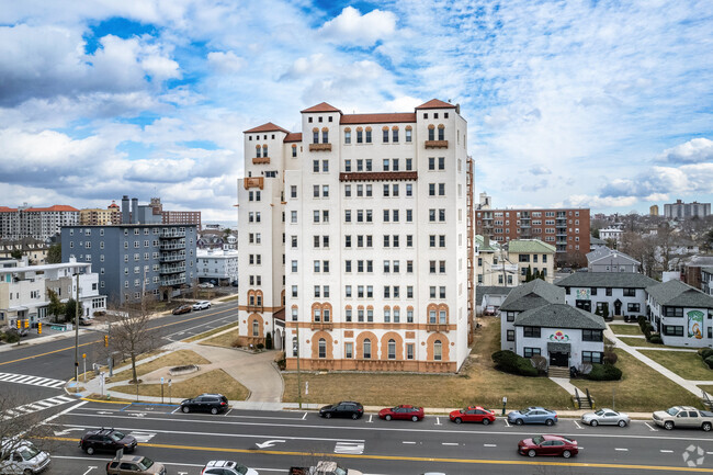 Building Photo - Santander Condominiums