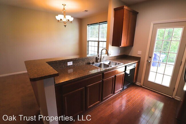 Building Photo - 3 br, 2.5 bath House - 2509 Stadium Dr.