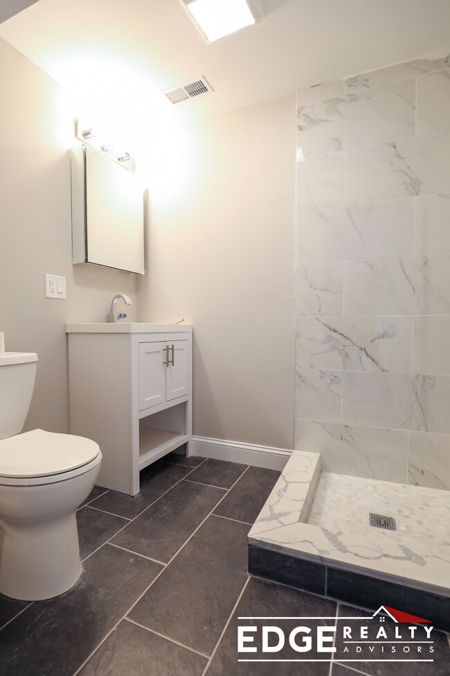 Foto del edificio - 14 Glenmont Rd