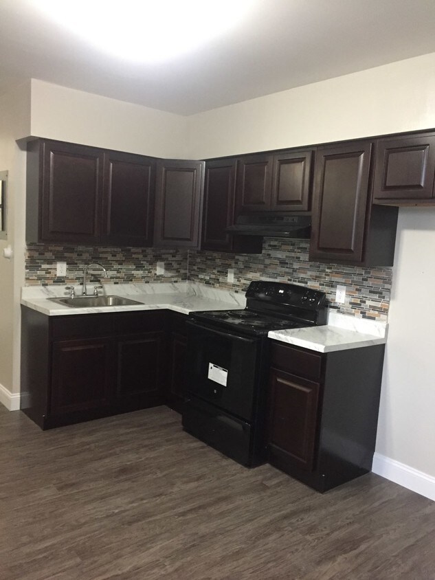 Foto principal - 533 E 2nd Ave