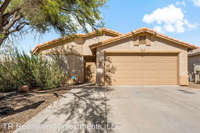 Building Photo - 3 br, 2 bath House - 9127 E 33rd Place