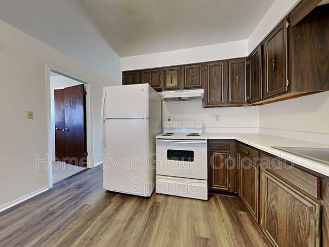 Building Photo - 505 N Diamond Ave