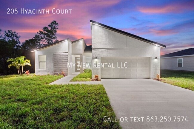 Building Photo - 205 Hyacinth Ct