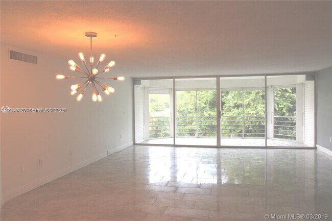 Foto del edificio - 1401 NE 191st St