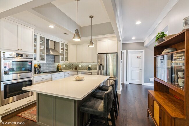 Foto del edificio - 5202 N Oakley Ave
