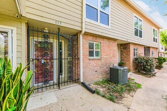 Building Photo - 5005 Georgi Ln