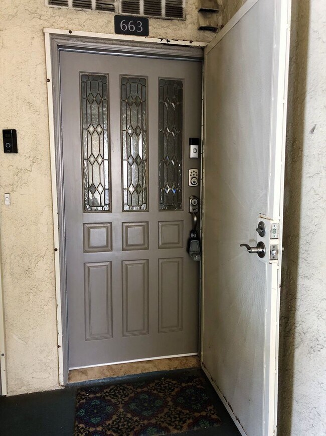 Foto del edificio - Spacious 3 + 2 Ocean View Condo - Prime Corner Location.