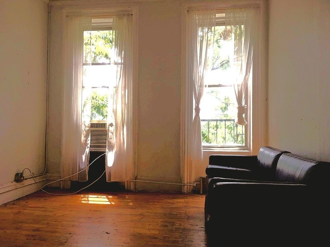 Primary Photo - 624 Myrtle Ave