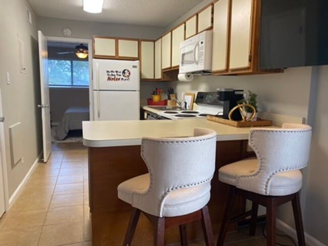 Foto del edificio - Fully Furnished Month to Month Condo Convenient to FSU Downtown Tallahassee