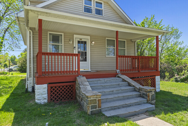 Building Photo - 3901 Coolidge Ave